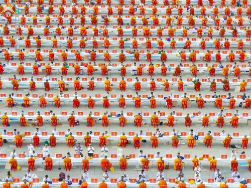 ภาพ No.221648:วันอังคารที่ 22 เมษายน พ.ศ. 2568 ภาพพิธีถวายมหาสังฆทานคณะสงฆ์ 40,000 กว่าวัดทั่วประเทศ เนื่องในวันคุ้มครองโลก ชุดที่ 2 (ปลื้มให้สมการรอคอย) ณ ลานธรรมพระมหาธรรมกายเจดีย์ วัดพระธรรมกาย