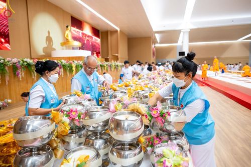 ภาพ No.206979:พิธีถวายโคมมาฆประทีป น้อมถวายเป็นพุทธบูชา แด่คณะพระภิกษุ สามเณร วัดพระธรรมกาย วันอาทิตย์ที่ 9 กุมภาพันธ์ พ.ศ. 2568 ณ ห้องแก้วสารพัดนึก 2 สภาธรรมกายสากล วัดพระธรรมกาย จังหวัดปทุมธานี