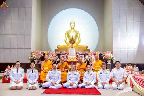 ภาพ No.214859:พิธีต้อนรับสัญญาบัตร พัดยศ พระราชวิเทศวชิรเวที (บัณฑิต วรปญฺโญ) เจ้าอาวาสวัดพระธรรมกายสกอตแลนด์ สหราชอาณาจักร ผู้ช่วยเจ้าอาวาสวัดพระธรรมกาย ณ อุโบสถพระไตรปิฏก วัดพระธรรมกาย