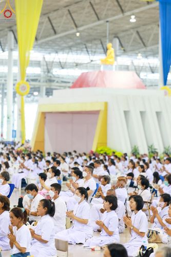 ภาพ No.123107:พิธีตักบาตร และพิธีบูชาข้าวพระ ในวันอาทิตย์ต้นเดือนที่ 4 กุมภาพันธ์ พ.ศ. 2567 ณ วัดพระธรรมกาย จ.ปทุมธานี