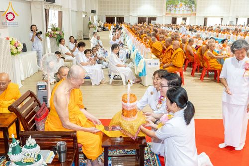 ภาพ No.238910:วันเสาร์ที่ 16 สิงหาคม พ.ศ. 2568 งานบุญประจำปี ครั้งที่ 20 พิธีทักษิณานุปทานแด่บรรพชน ตระกูลผ่องสวัสดิ์และหมู่ญาติที่ล่วงลับไปแล้ว ณ พระมหาเจดีย์ทัตตชีโว ศูนย์อบรมเยาวชนกาญจนบุรี