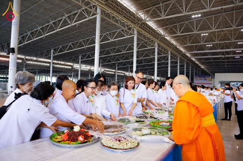 ภาพ No.121652:พิธีถวายภัตตาหารเป็นสังฆทาน แด่คณะพระธรรมยาตรา ปีที่ 12 วันที่ 31 มกราคม พ.ศ. 2567 ณ สภาธรรมกายสากล วัดพระธรรมกาย