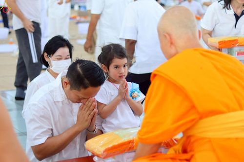 ภาพ No.229766:วันที่ 25 มิถุนายน พ.ศ. 2568 (แรม 15 ค่ำ เดือน 7) พิธีบุพเปตพลี ครั้งที่ 166 ร่วมอุทิศบุญแด่หมู่ญาติที่ล่วงลับไปแล้ว และสืบทอดอายุพระพุทธศาสนา ณ หอฉันคุณยายอาจารย์ฯ วัดพระธรรมกาย