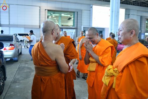 ภาพ No.146178:วันมหารำลึก ครั้งที่ 34 พิธีร่วมรำลึกถึงนักสร้างบารมีที่ล่วงลับไปแล้ว , พิธีสวดพระพุทธมนต์ ณ ห้องแก้วสารพัดนึก 1 วัดพระธรรมกาย วันเสาร์ที่ 27 กรกฎาคม พ.ศ. 2567