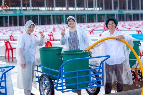 ภาพ No.218710:วันพฤหัสบดีที่ 17 เมษายน พ.ศ. 2568 การเตรียมงานในลานธรรม , สภาธรรมกายสากล , วิหารคด  เพื่องานวันคุ้มครองโลก 22 เมษายน พ.ศ. 2568