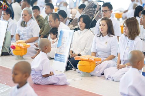 ภาพ No.215039:วันเสาร์ที่ 5 เมษายน พ.ศ. 2568 พิธีเวียนประทักษิณรอบพระมหาธรรมกายเจดีย์  พิธีวันทาเจดีย์ พิธีขอขมาและมอบผ้าไตร ในโครงการบรรพชาสามเณรฟื้นฟูพระพุทธศาสนาทั่วไทย , โครงการหน่อแก้วเปรียญธรรม รุ่นที่ 13 ,  โครงการสามเณรยุวธรรมทายาท รุ่นที่ 33 , โครงการสามเณรมั