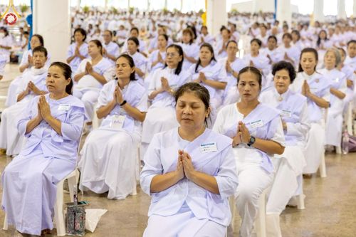 ภาพ No.222856:วันอาทิตย์ต้นเดือนที่ 4 พฤษภาคม พ.ศ. 2568 พิธีบูชาข้าวพระ ณ สภาธรรมกายสากล วัดพระธรรมกาย