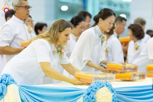 ภาพ No.264558:วันอาทิตย์ที่ 2 พฤศจิกายน พ.ศ. 2568 พิธีทอดกฐินสามัคคี ณ สภาธรรมกายสากล วัดพระธรรมกาย