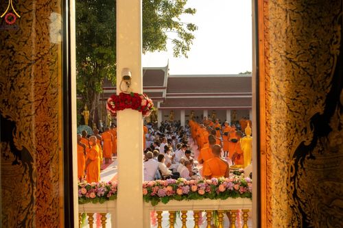 ภาพ No.112789:พิธีตักบาตรพระธรรมยาตราฯ ณ วัดสองพี่น้อง จ.สุพรรณบุรี วันที่ 15 มกราคม พ.ศ. 2567