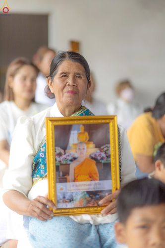 ภาพ No.234301:พิธีมุทิตาสักการะ "พระสิริรัตนเมธี" เจ้าคณะจังหวัดเลย ,พิธีถวายไทยธรรม ๙ วัด และพิธีทอดผ้าป่าเพื่อสร้างทุกสิ่ง  ในวาระทำบุญครบรอบ ๑๐ ปี ณ ศูนย์ปฏิบัติธรรมแก้วภูเรือ อ.ภูเรือ จ.เลย