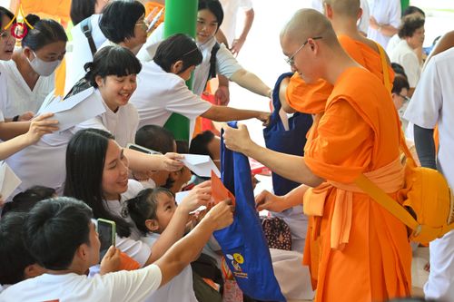 ภาพ No.223828:วันอาทิตย์ที่ 11 พฤษภาคม พ.ศ. 2568 พิธีอุปสมบทสามเณรเปรียญธรรมอุปสมบทอุทิศชีวิต 9 รูป อุบาสก 1 ท่าน ณ อุโบสถพระไตรปิฏกวัดพระธรรมกาย