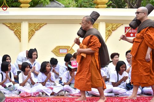 ภาพ No.128285:พิธีอัญเชิญพระบรมสารีริกธาตุ " ใจกลางเมืองนครหาดใหญ่ " เพื่อประดิษฐาน ณ มหารัตนเจดีย์สิริปทุมสวรรค์ (เจดีย์อริยพุทธะ 5 พระองค์) ศูนย์ปฏิบัติธรรมภาคใต้ อ.บางกล่ำ จ.สงขลา  วันที่ 9 มีนาคม พ.ศ.2567 (ชุดที่ 1)