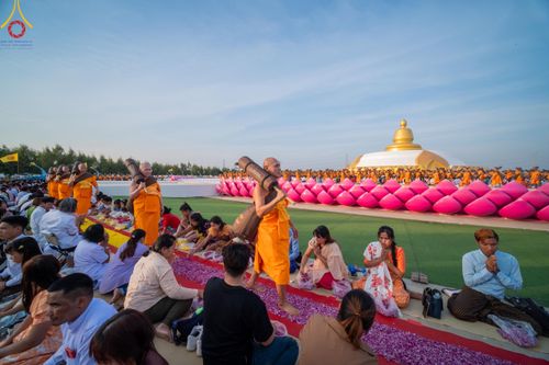 ภาพ No.198223:พิธีต้อนรับพระธรรมยาตรา ณ อนุสรณ์สถานลำดับที่ 5 สถานที่เผยแผ่วิชชาธรรมกายครั้งแรก อนุสรณ์สถานบางปลา วัดบางปลา อำเภอบางเลน จังหวัดนครปฐม ในโครงการธรรมยาตรา กตัญญูบูชา มหาปูชนียาจารย์ พระมงคลเทพมุนี(สด จนฺทสโร) พระผู้ปราบมาร ปีที่ 13 วัน 19 มกราคม พ.ศ.2568