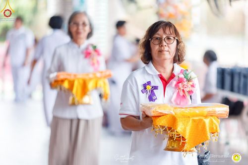 ภาพ No.216041:วันพฤหัสบดีที่ 3 เมษายน พ.ศ. 2568 พิธีบรรพชาสามเณร ภาคฤดูร้อน รุ่นที่ 15  บูชาธรรมหลวงพ่อธัมมชโย 81 ปี 81 รูป ณ ศูนย์ปฏิบัติธรรมสวนผึ้ง จ.ราชบุรี