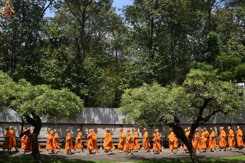 ภาพ No.162220:พิธีถวายภัตตาหารเมนูสวรรค์ เนื่องในวันออกพรรษา (ขึ้น 15 ค่ำ เดือน 11) วันพฤหัสบดีที่ 17 ตุลาคม พ.ศ. 2567 ณ หอฉันคุณยายอาจารย์ฯ วัดพระธรรมกาย