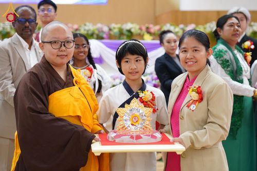 ภาพ No.207620:พิธีมอบโล่พระราชทาน สมเด็จพระกนิษฐาธิราชเจ้า กรมสมเด็จพระรัตนราชสุดาฯ สยามบรมราชกุมารี และโล่เกียรติยศโครงการตอบปัญหาธรรมะ "ทางก้าวหน้า" ครั้งที่ 42 พิธีมอบโล่วัชรเกียรติยศ โครงการตอบปัญหาศีลธรรมเพื่อสันติภาพโลก (WORLD-PEC) ครั้งที่ 18 วันที่ 12 ก.พ. 2568