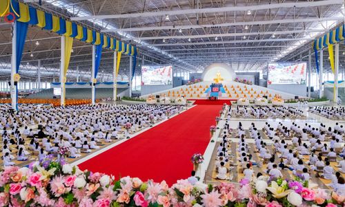 ภาพ No.151251:พิธีบูชาข้าวพระ ในวันอาทิตย์ต้นเดือน วันที่ 1 กันยายน พ.ศ. 2567 ณ สภาธรรมกายสากล วัดพระธรรมกาย