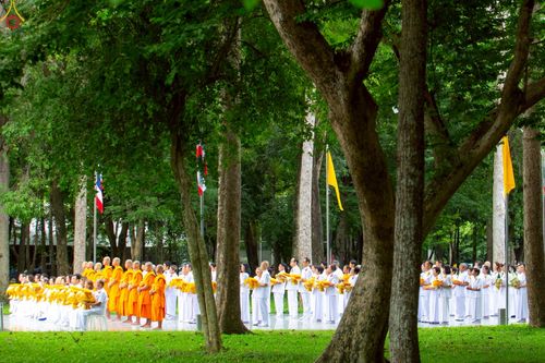 ภาพ No.227450:วันเสาร์ที่ 31 พฤษภาคม พ.ศ. 2568 พิธีเวียนประทักษิณรอบพระอุโบสถ ในพิธีอุปสมบท สามเณรเตรียม DCI รุ่นที่ 22 ณ อุโบสถพระไตรปิฎก วัดพระธรรมกาย