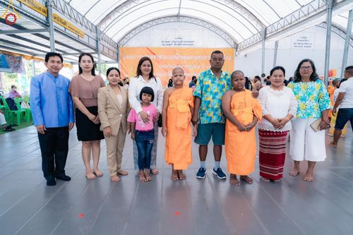 ภาพ No.133531:พิธีขอขมารับผ้าไตร, พิธีบรรพชาสามเณร, สามเณรออกบิณฑบาต ในโครงการบรรพชาสามเณร ฟื้นฟูพระพุทธศาสนาทั่วไทย  ณ ศูนย์ปฏิบัติธรรม และอบรมเยาวชนเมืองยะลา วันที่ 3 เมษายน พ.ศ. 2567