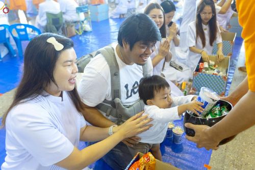 ภาพ No.263956:วันอาทิตย์ที่ 2 พฤศจิกายน พ.ศ. 2568 พิธีตักบาตรอาทิตย์ต้นเดือน ณ บ้านแก้วเรือนทองคุณยายฯ วัดพระธรรมกาย