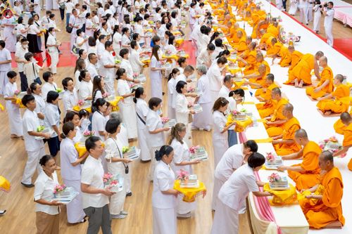 ภาพ No.225434:วันอาทิตย์ที่ 18 พฤษภาคม พ.ศ. 2568 พิธีร่วมบุญการศึกษา พระภิกษุ สามเณร ณ ห้องแก้วสารพัดนึก 2 วัดพระธรรมกาย