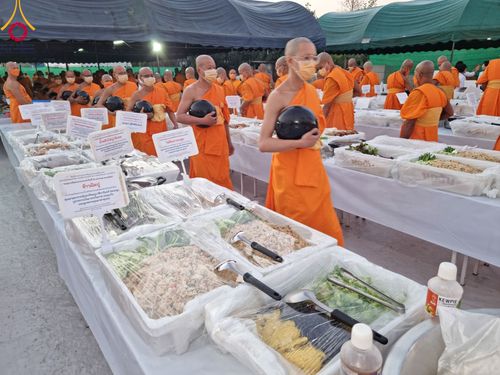 ภาพ No.109267:พิธีถวายภัตตาหารเป็นสังฆทาน แด่คณะพระธรรมยาตราฯ วันที่ 10 มกราคม พ.ศ. 2567 ณ อนุสรณ์สถานคลองบางนางแท่น อ.สามพราน จ.นครปฐม