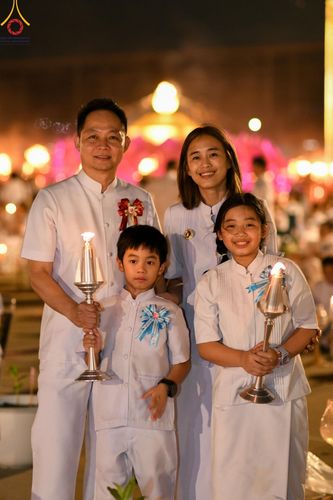 ภาพ No.160670:พิธีจุดประทีป 20,000 ดวง บูชาพระมหาธรรมกายเจดีย์ และบูชาพระมงคลเทพมุนี (สด จนฺทสโร) พระผู้ปราบมาร ณ ลานธรรม พระมหาธรรมกายเจดีย์ วัดพระธรรมกาย จ.ปทุมธานี วันที่ 10 ตุลาคม พ.ศ. 2567