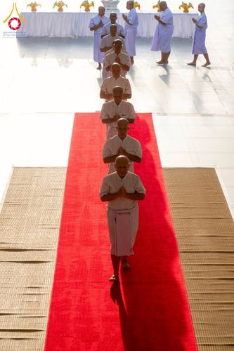 ภาพ No.244623:วันเสาร์ที่ 6 กันยายน พ.ศ. 2568 พิธีเวียนประทักษิณ และวันทาสีมาของนาคธรรมทายาท โครงการอุปสมบทหมู่บูชาธรรมครบรอบ 108 ปี วันครูผู้ค้นพบวิชชาธรรมกาย ณ โบสถ์พระไตรปิฎก วัดพระธรรมกาย