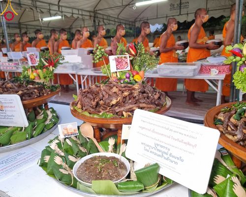 ภาพ No.115724:พิธีถวายภัตตาหารเป็นสังฆทาน แด่คณะพระธรรมยาตรา ปีที่ 12 วันที่ 20 มกราคม พ.ศ. 2567 ณ วัดโบสถ์(บน) บางคูเวียง จ.นนทบุรี