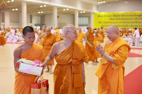 ภาพ No.236435:วันที่ 3 สิงหาคม พ.ศ. 2568 พิธีถวายมหาสังฆทานคณะสงฆ์ 2,000 กว่าวัดทั่วประเทศ ปีที่ 25 , พิธีถวายไทยธรรมคณะสงฆ์ 323 วัด 4 จังหวัดชายแดนภาคใต้ ณ วัดพระธรรมกาย