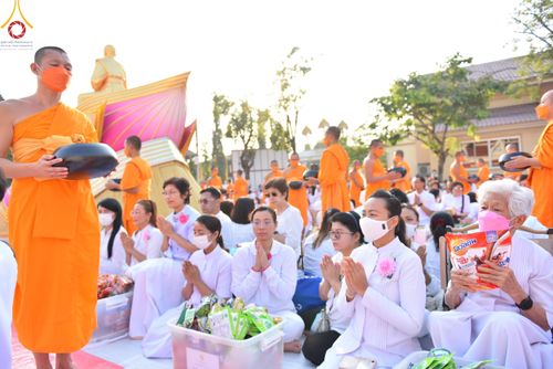 ภาพ No.116128:พิธีตักบาตรพระธรรมยาตรา ณ อนุสรณ์สถานลำดับที่ 4 สถานที่เกิดด้วยกายธรรม วัดโบสถ์(บน) จ.นนทบุรี วันที่ 21 มกราคม พ.ศ. 2567