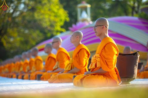 ภาพ No.187013:พระธรรมยาตราปฏิบัติธรรม และถ่ายภาพหมู่ประวัติศาสตร์ ปีที่ 13 ณ ลานทิศตะวันออก มหาวิหารพระมงคลเทพมุนี วัดพระธรรมกาย จ.ปทุมธานี วันเสาร์ที่ 28 ธันวาคม พ.ศ. 2567