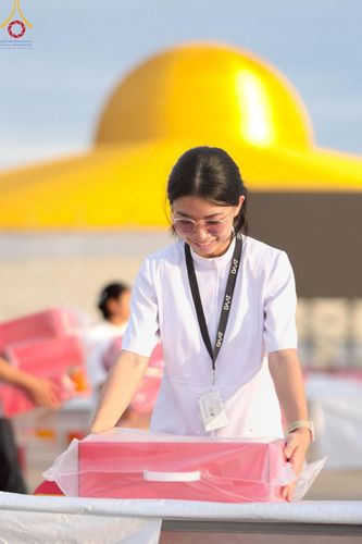 ภาพ No.219162:วันที่ 19-21 เมษายน พ.ศ. 2568 การเตรียมงานในลานธรรม , วิหารคด เพื่องานวันคุ้มครองโลก 22 เมษายน พ.ศ. 2568