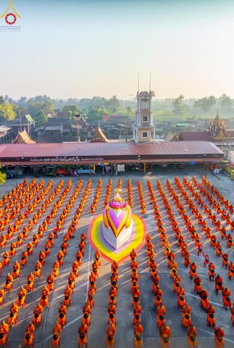 ภาพ No.197727:พิธีตักบาตรพระธรรมยาตรา ณ อนุสรณ์สถานลำดับที่ 4 สถานที่เกิดด้วยกายธรรม วัดโบสถ์(บน) ต.บางคูเวียง จ.นนทบุรี ในโครงการธรรมยาตรา กตัญญูบูชา มหาปูชนียาจารย์ พระมงคลเทพมุนี(สด จนฺทสโร) พระผู้ปราบมาร อนุสรณ์สถาน 7 แห่ง ปีที่ 13 วันที่ 19 มกราคม พ.ศ. 2568