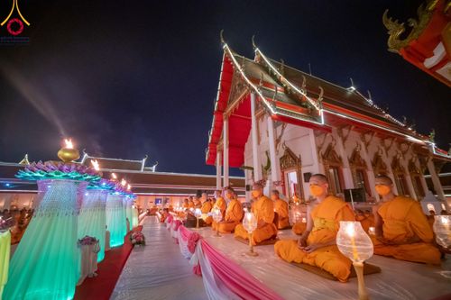 ภาพ No.112101:พิธีจุดประทีปถวายเป็นพุทธบูชา และบูชาธรรมมหาปูชนียาจารย์ พระมงคลเทพมุนี(สด จนฺทสโร) ในโครงการธรรมยาตรา กตัญญูบูชา มหาปูชนียาจารย์ พระมงคลเทพมุนี(สด จนฺทสโร) พระผู้ปราบมาร อนุสรณ์สถาน 7 แห่ง ปีที่ 12 วันที่ 14 มกราคม พ.ศ. 2567 ณ วัดสองพี่น้อง อ.สองพี่น้อง