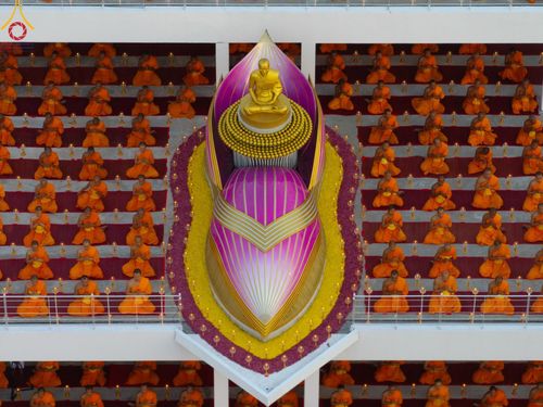 ภาพ No.201658:พิธีจุดประทีปถวายเป็นพุทธบูชา และบูชาธรรมมหาปูชนียาจารย์ ณ อาคารธรรมยาตรา กตัญญูบูชามหาปูชนียาจารย์ ตรงข้ามวัดปากน้ำภาษีเจริญ จ.กรุงเทพมหานคร ในโครงการธรรมยาตรา กตัญญูบูชา มหาปูชนียาจารย์ พระมงคลเทพมุนี(สด จนฺทสโร) พระผู้ปราบมาร อนุสรณ์สถาน 7 แห่ง