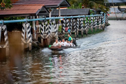 ภาพ No.294935:วันที่ 14 มกราคม พ.ศ. 2569 พิธีต้อนรับพระธรรมยาตรา อนุสรณ์สถานลำดับที่ 4  สถานที่เกิดด้วยกายธรรม ณ วัดโบสถ์บน ต.บางคูเวียง จ.นนทบุรี ในโครงการธรรมยาตรา กตัญญูบูชา มหาปูชนียาจารย์ พระมงคลเทพมุนี(สด จนฺทสโร) พระผู้ปราบมาร อนุสรณ์สถาน 7 แห่ง ปีที่ 14