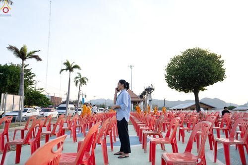 ภาพ No.282405:วันที่ 19 -20 ธันวาคม พ.ศ.2568 เบื้องหลังความสำเร็จ ของการจัดงานตักบาตร พระ 10,000 รูป Skywalk กาญจนบุรี