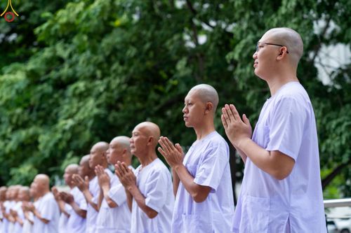 ภาพ No.83599:พิธีตัดปอยผมและปลงผม ในโครงการบรรพชาอุปสมบทหมู่ ธรรมทายาทรุ่นเข้าพรรษา ณ วัดพระธรรมกาย วันอาทิตย์ที่ 16 กรกฎาคม พ.ศ.2566
