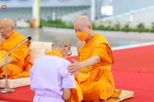 ภาพ No.79873:พิธีขอบรรพชา , พิธีคล้องอังสะ พิธีขอสรณคมน์และศีล , พิธีขอนิสสัย ในโครงการบรรพชาสามเณรฟื้นฟูพระพุทธศาสนาทั่วไทย วันเสาร์ที่ 8 เมษายน พ.ศ.2566