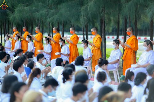 ภาพ No.82593:พิธีตัดปอยผมและปลงผมนาคธรรมทายาท ในโครงการอุปสมบทหมู่ธรรมทายาทพุทธศาสตร์สากล รุ่นที่ 7 (ภาคฤดูฝน) วันอาทิตย์ที่ 11 มิถุนายน พ.ศ. 2566 ณ  วัดพระธรรมกาย