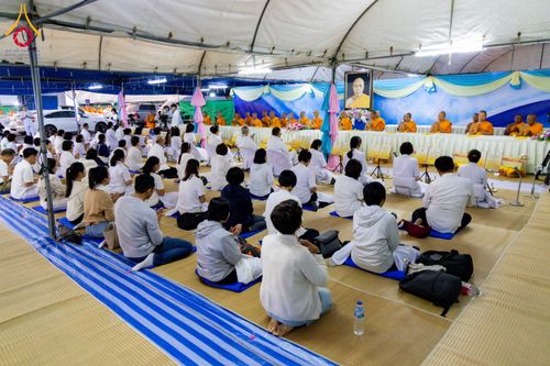 ภาพ No.289988:วันที่ 8 มกราคม พ.ศ. 2569 พิธีถวายภัตตาหารเป็นสังฆทาน แด่พระธรรมยาตรา ณ อนุสรณ์สถานคลองบางนางแท่น อ.สามพราน จ.นครปฐม ในโครงการธรรมยาตรา กตัญญูบูชา มหาปูชนียาจารย์ พระมงคลเทพมุนี(สด จนฺทสโร) พระผู้ปราบมาร อนุสรณ์สถาน 7 แห่ง ปีที่ 14