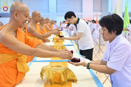 ภาพ No.308596:วันที่ 1 กุมภาพันธ์ พ.ศ. 2569 สัมมนาพิเศษ พิธีมอบพระราชเหล็ก ณ ห้องแก้วสารพัดนึก1 วัดพระธรรมกาย จ.ปทุมธานี