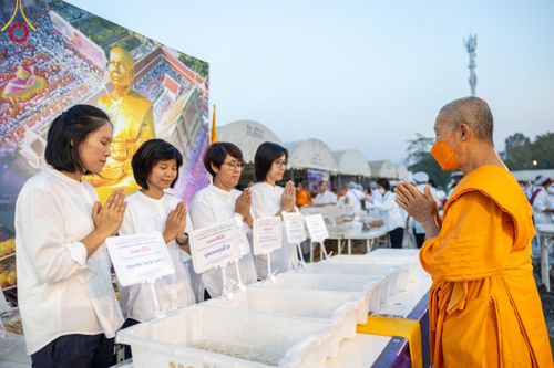 ภาพ No.116324:พิธีถวายภัตตาหารเป็นสังฆทาน แด่คณะพระธรรมยาตรา ปีที่ 12 วันที่ 21 มกราคม พ.ศ. 2567 ณ วัดโบสถ์(บน) บางคูเวียง จ.นนทบุรี