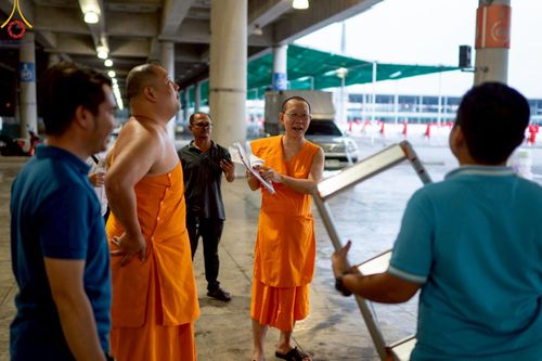 ภาพ No.218820:วันศุกร์ที่ 18 เมษายน พ.ศ. 2568 การเตรียมงานในลานธรรม , พระมหาธรรมกายเจดีย์ เพื่องานวันคุ้มครองโลก 22 เมษายน พ.ศ. 2568