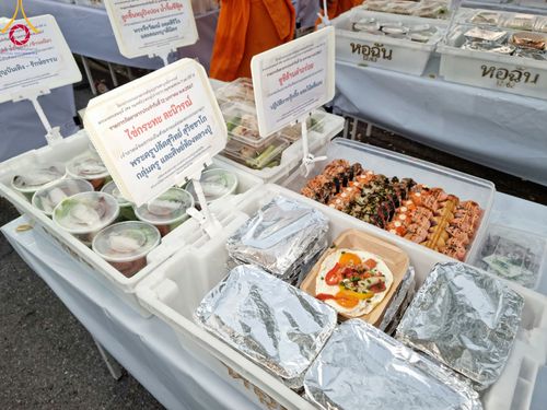 ภาพ No.110732:พิธีถวายภัตตาหารเป็นสังฆทาน แด่คณะพระธรรมยาตราฯ ในโครงการธรรมยาตรากตัญญูบูชา มหาปูชนียาจารย์ พระมงคลเทพมุนี(สด จนฺทสโร) พระผู้ปราบมาร อนุสรณ์สถาน 7 แห่ง ปีที่ 12 วันที่ 12 มกราคม พ.ศ. 2567 ณ อนุสรณ์สถานมหาวิหารพระมงคลเทพมุนี(โลตัสแลนด์) อ.สองพี่น้อง จ.สุ