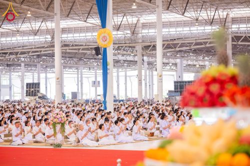 ภาพ No.126666:พิธีบูชาข้าวพระ ในวันอาทิตย์ต้นเดือนที่ 3 มีนาคม พ.ศ. 2567 ณ วัดพระธรรมกาย จ.ปทุมธานี