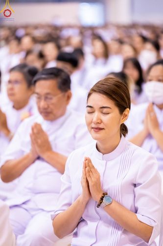 ภาพ No.159519:สัมมนาพิเศษและพิธีมอบองค์พระธรรมกาย 2,000 องค์ ณ ห้องแก้วสารพัดนึก 1 วัดพระธรรมกาย วันอาทิตย์ต้นเดือนที่ 6 ตุลาคม พ.ศ. 2567