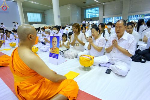 ภาพ No.101704:พิธีขอบรรพชา, พิธีขอสรณคมน์และศีล, พิธีถวายบาตร ในโครงการอุปสมบทหมู่ รุ่นบูชาธรรมมหาปูชนียาจารย์ ณ วัดพระธรรมกาย วันที่ 9 ธันวาคม พ.ศ. 2566