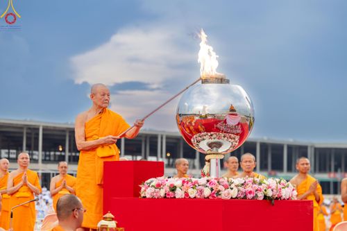 ภาพ No.160464:พิธีปลูกต้นทรัพย์บานชื่น ณ ลานธรรม พระมหาธรรมกายเจดีย์ วัดพระธรรมกาย จ.ปทุมธานี วันพฤหัสบดีที่ 10 ตุลาคม พ.ศ. 2567